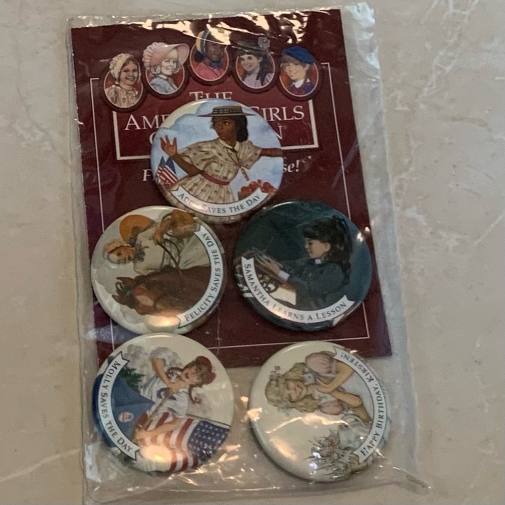 The American Girl Pleasant Company 1994 NWT VTG Five collectible buttons VTG NIB - Picture 6 of 8